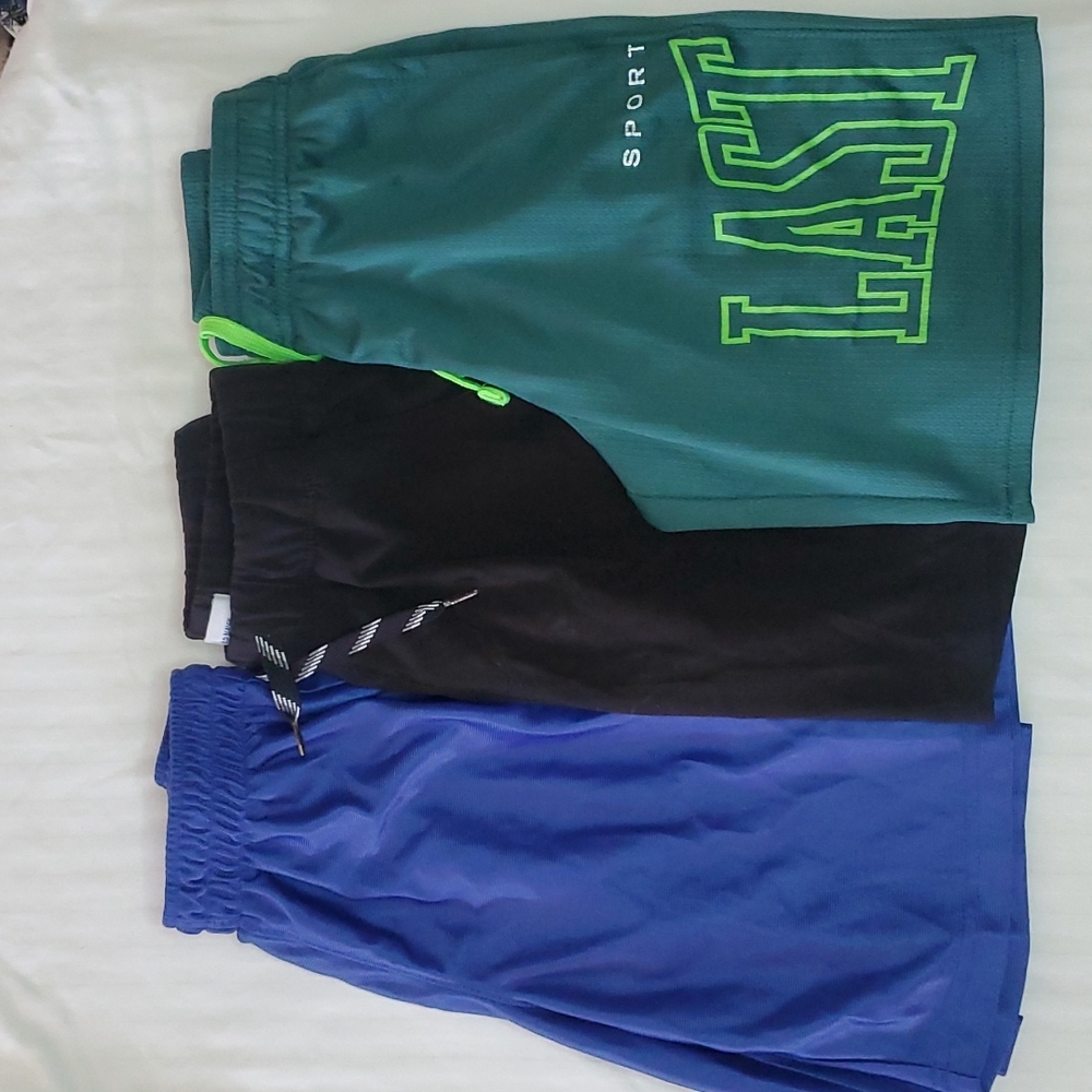 Boys athletic shorts M (8)